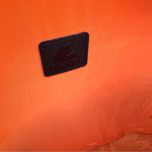 Pajar Twill Dome Quilted Puff Backpack Black Neutral Laptop Pocket Luggage Strap - Picture 11 of 13